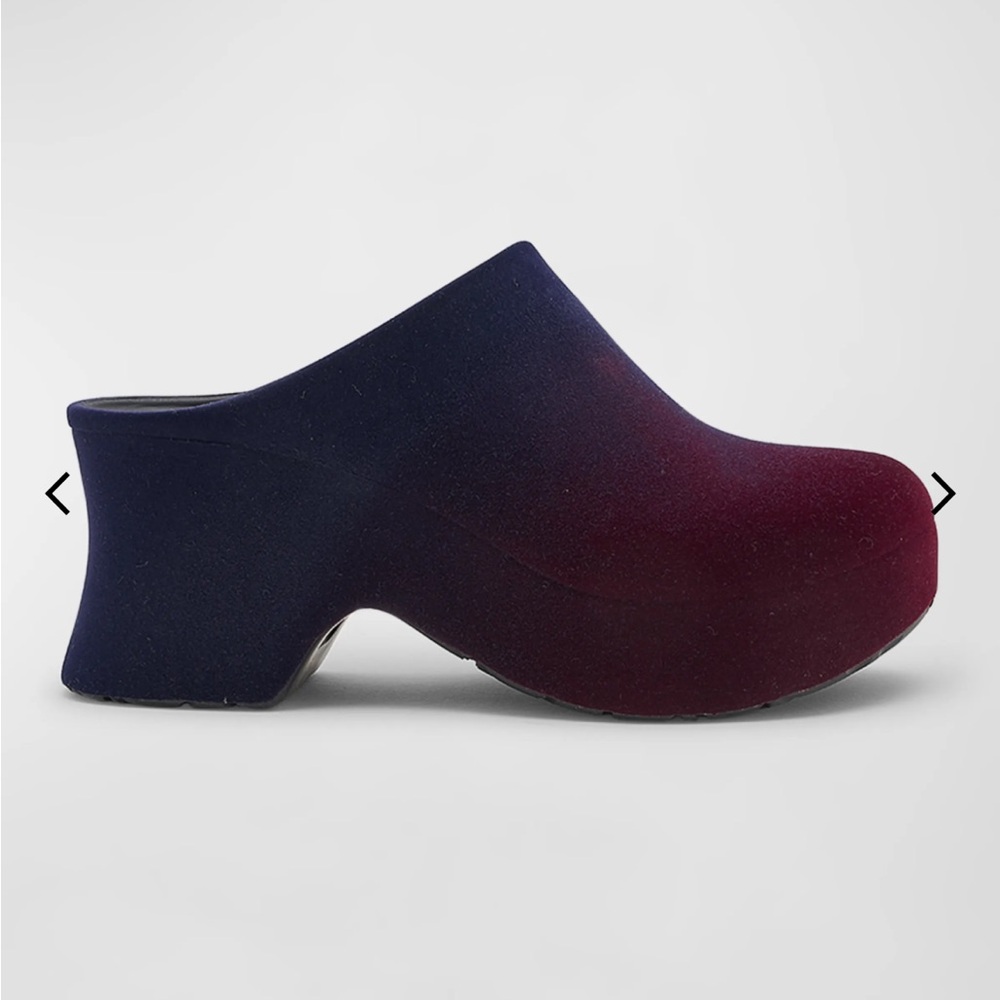 Beautiful burgundy/navy Loewe clog. Super comfortable. Worn once.